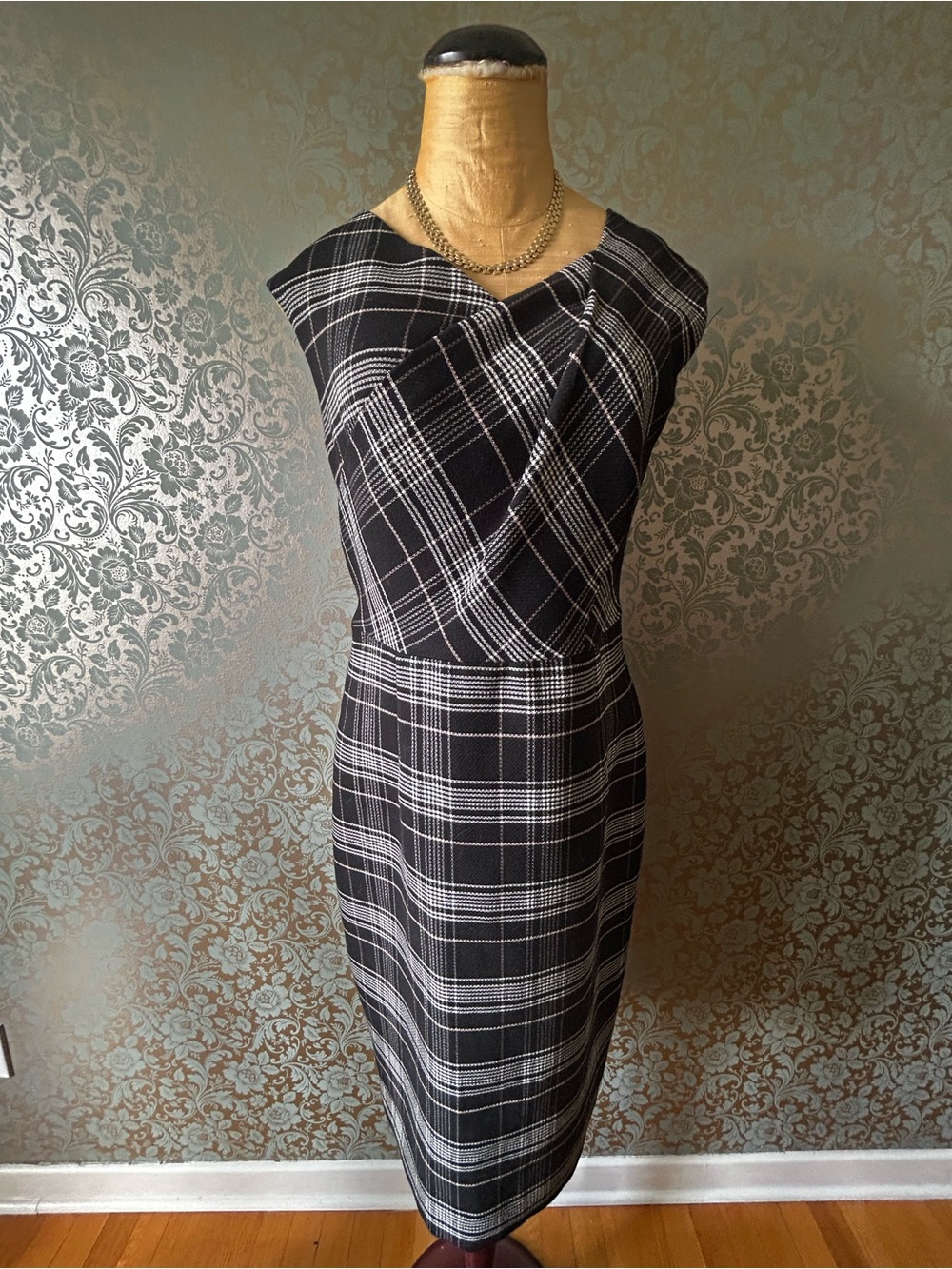 Le Chateau Black and White Classic Plaid Dress with Lining Size Medium